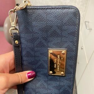 Navy blue Michael kors wristlet wallet